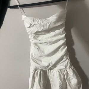 Small Sleeveless/Strapless Windsor White Bubble Dress